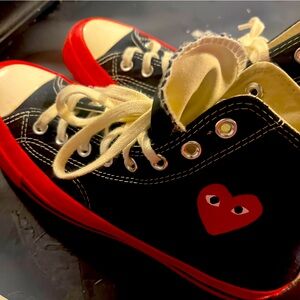 These are converse shoes 10 in womens 8 in men